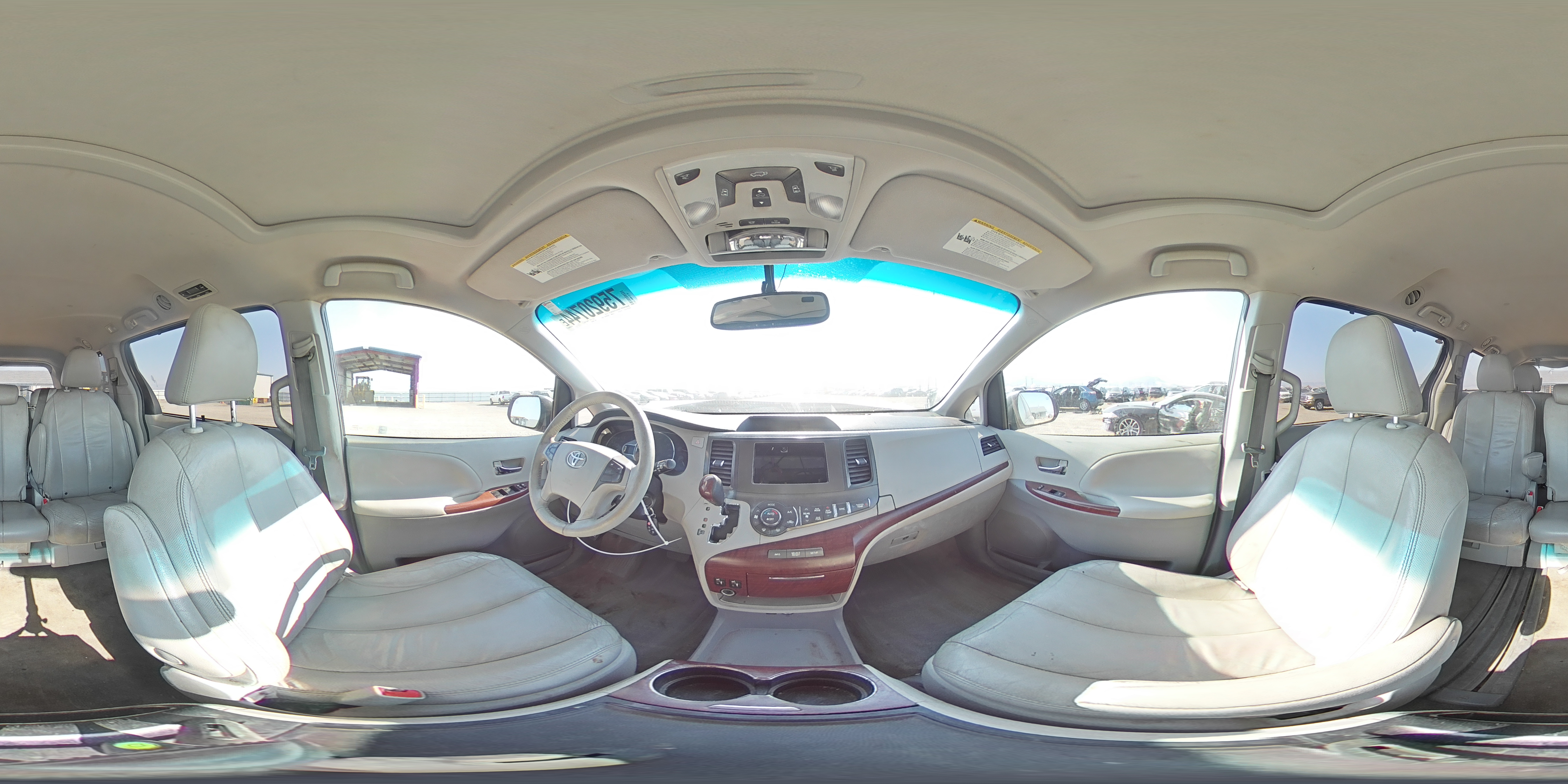 2013 Toyota Sienna - Image 14