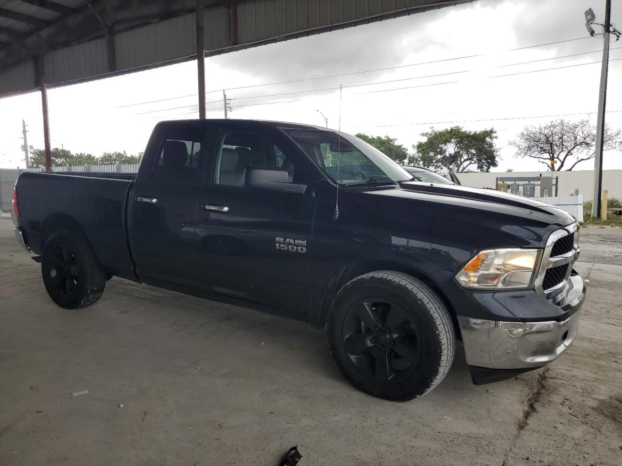 2016 RAM 1500 - Image 4