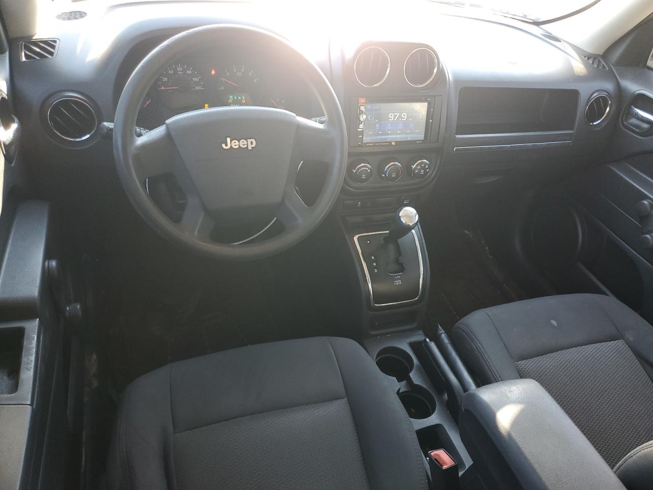 2010 Jeep Liberty (Patriot) - Image 8