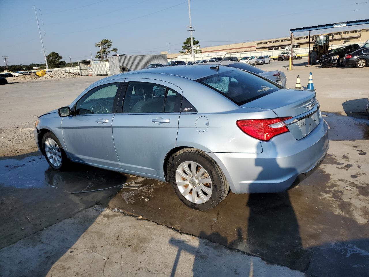 2013 Chrysler 200 - Image 2