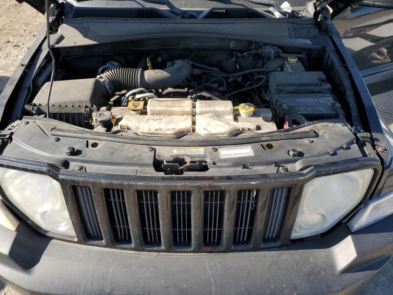 2012 Jeep Liberty (North America) - Image 12