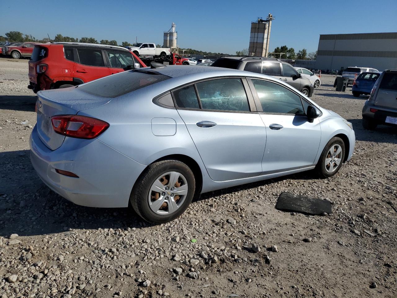 2018 Chevrolet Cruze - Image 3