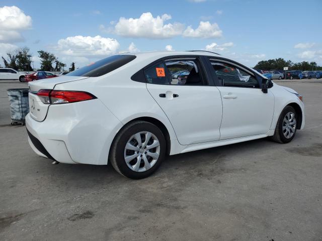 5YFEPMAE5MP169851 Toyota Corolla LE 3