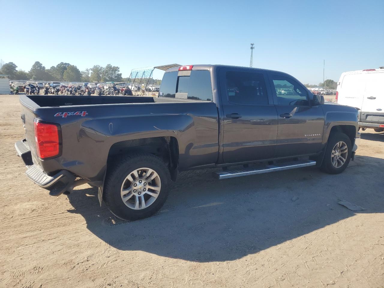 2014 Chevrolet Silverado - Image 3