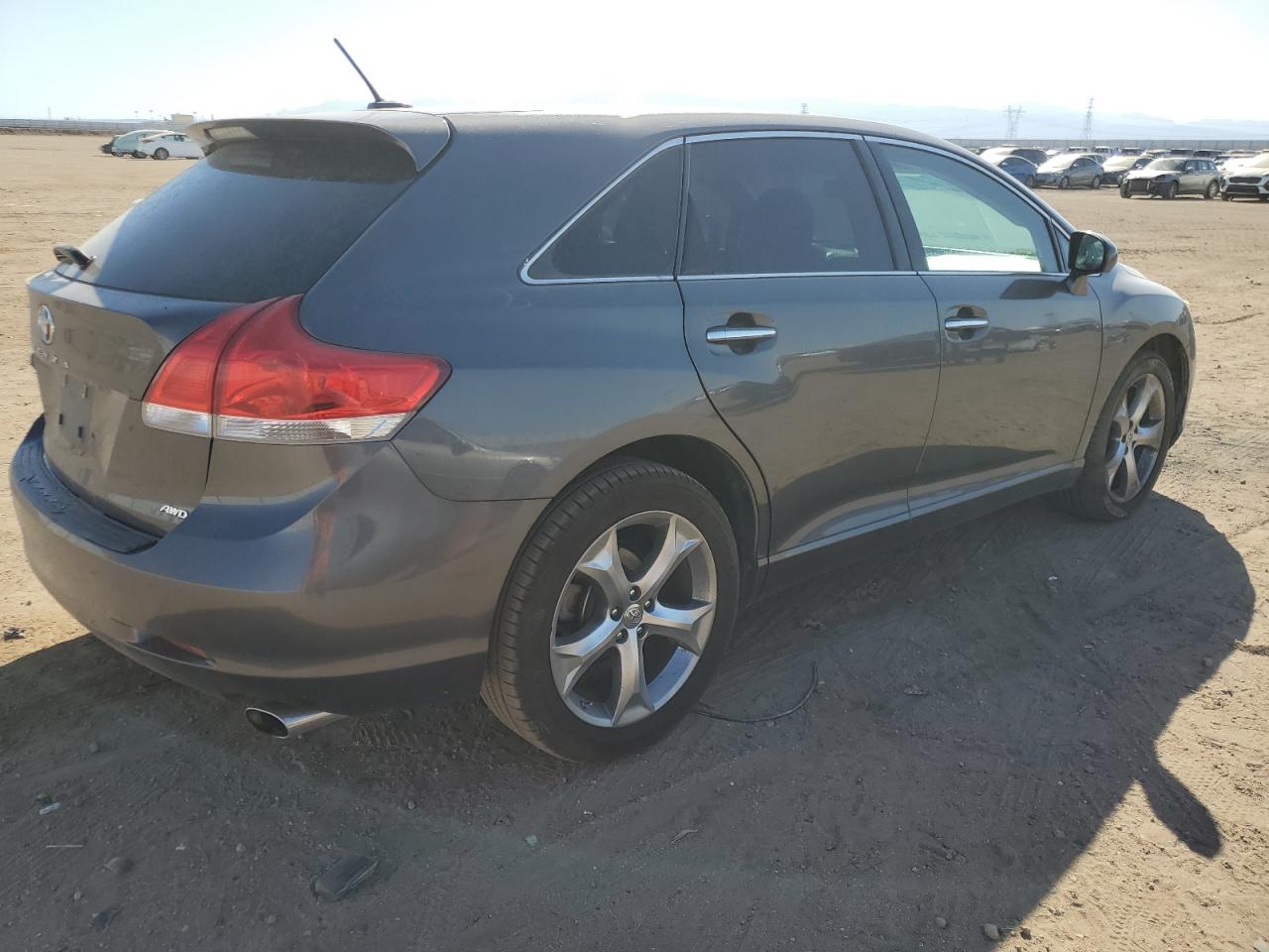 2010 Toyota Venza - Image 3