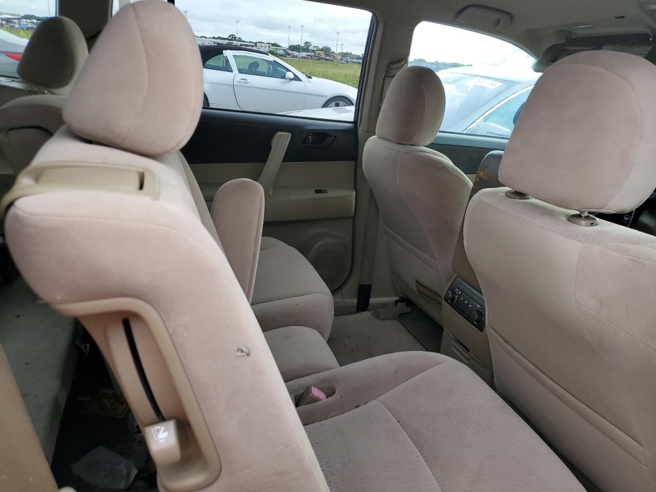 2009 Toyota Highlander - Image 11