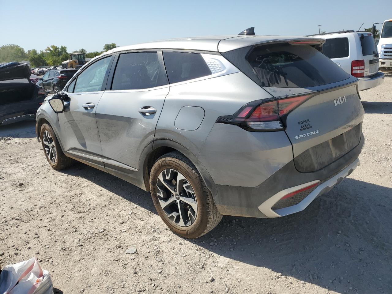2024 Kia Sportage - Image 2