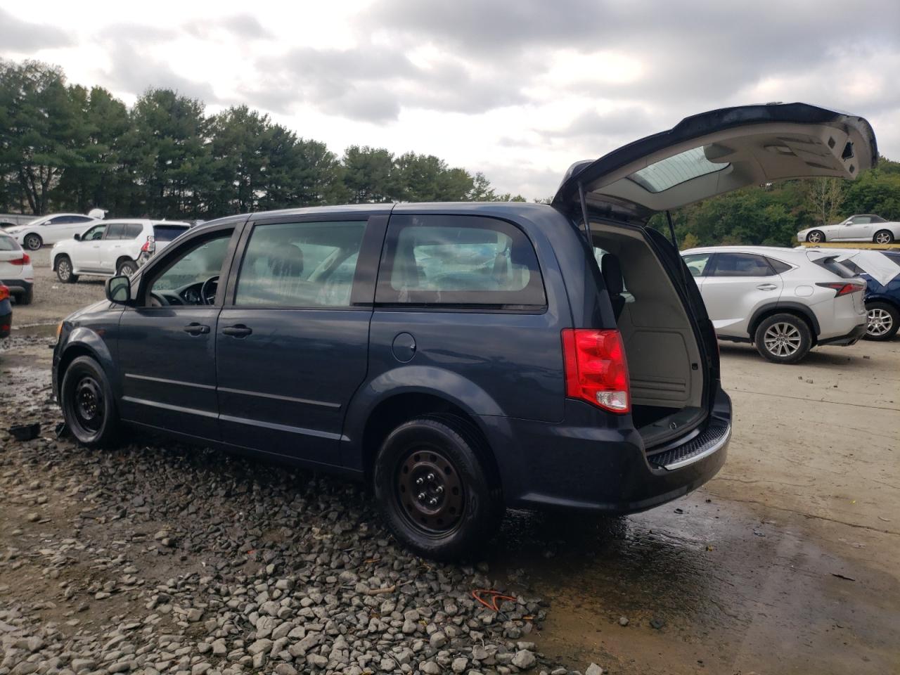 2013 Dodge Caravan - Image 2