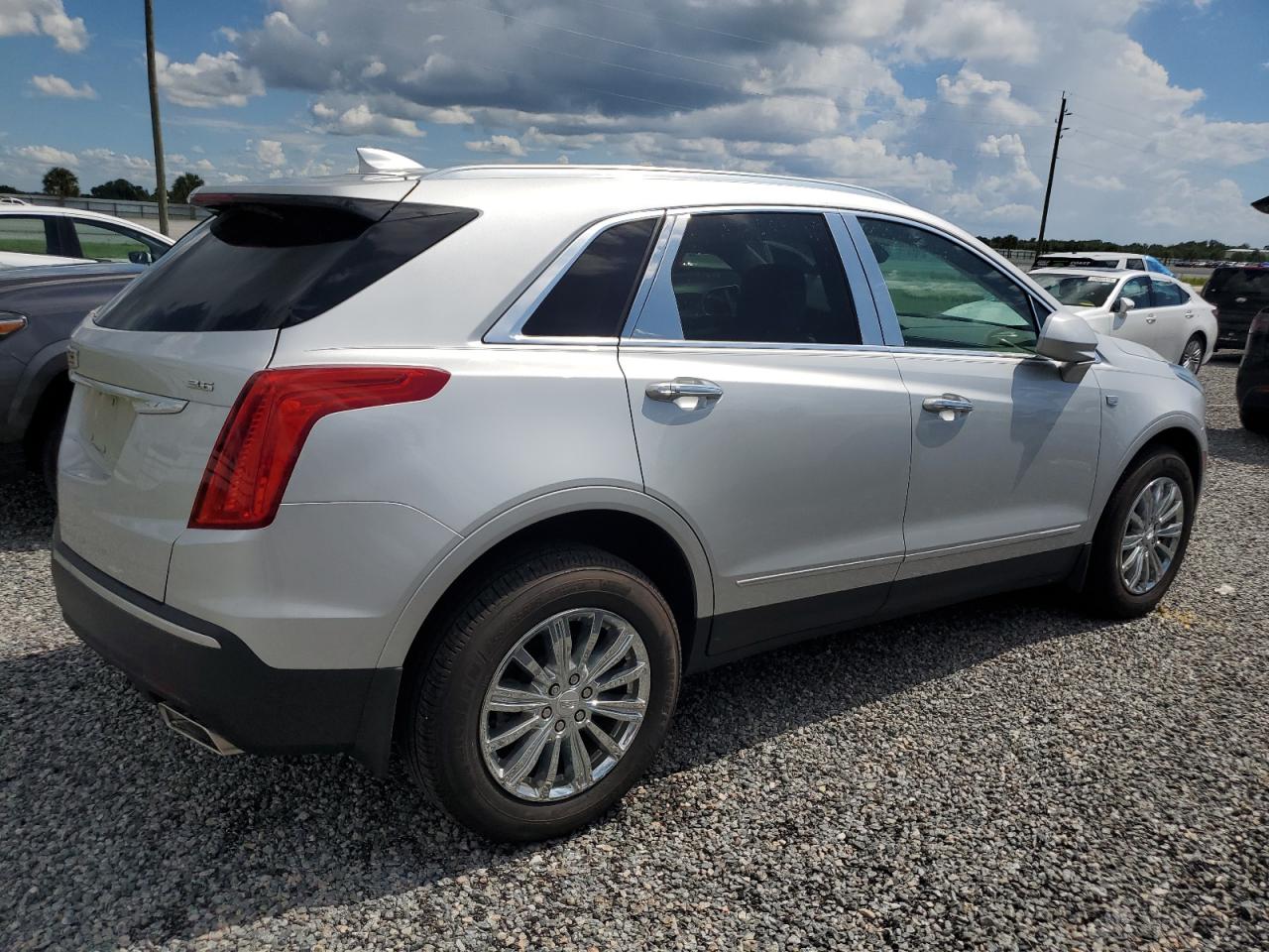 2017 Cadillac XT5 - Image 3