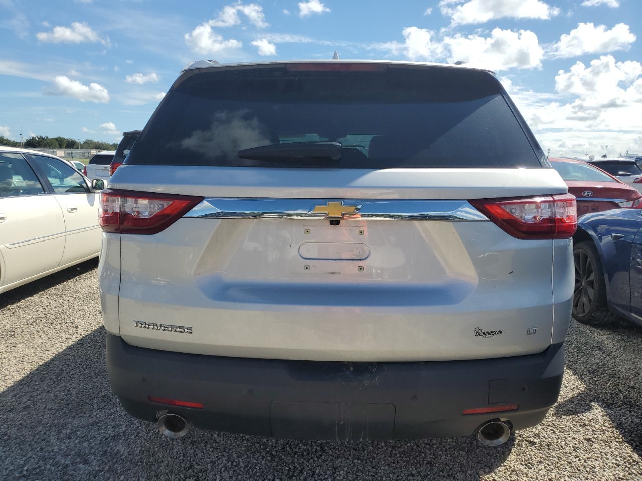 1GNERGKW1LJ130588 2020 Chevrolet Traverse Lt