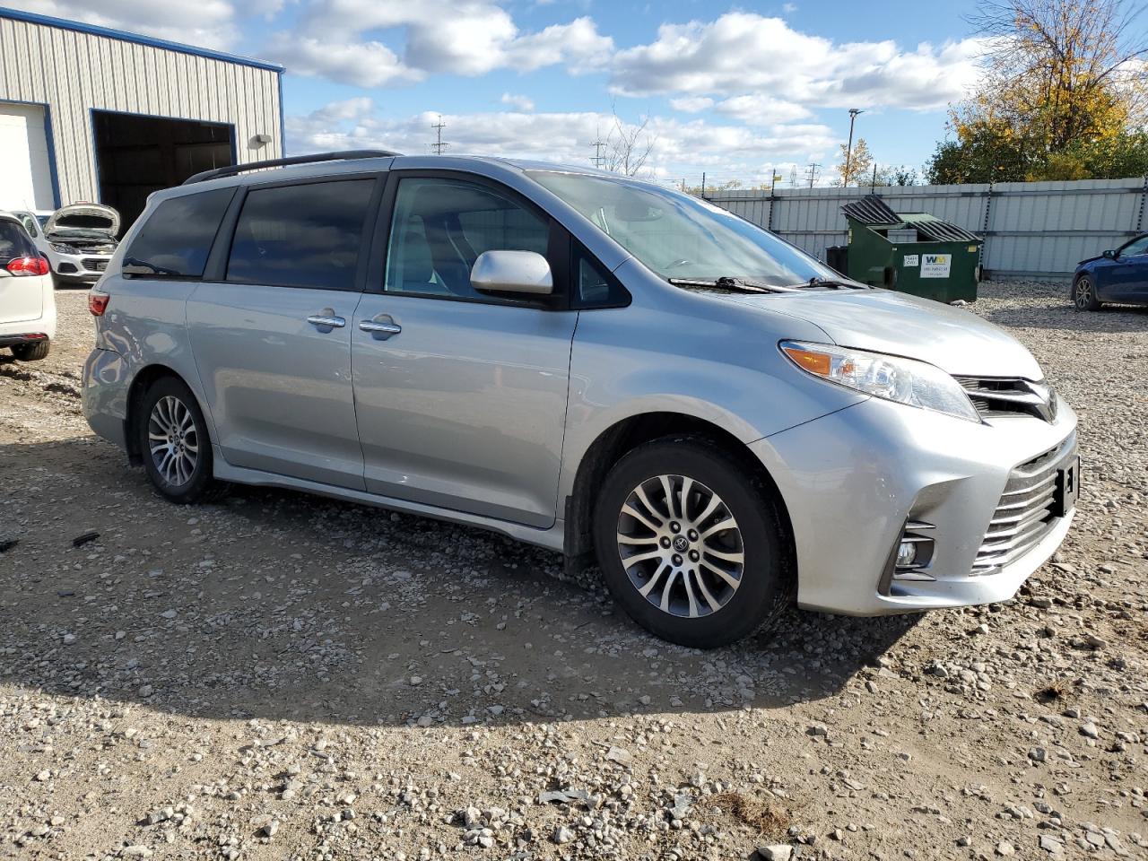 2019 Toyota Sienna - Image 4