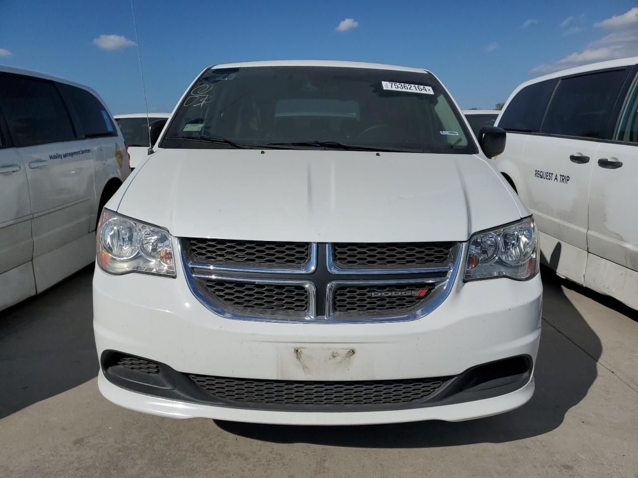 2019 Dodge Caravan - Image 5