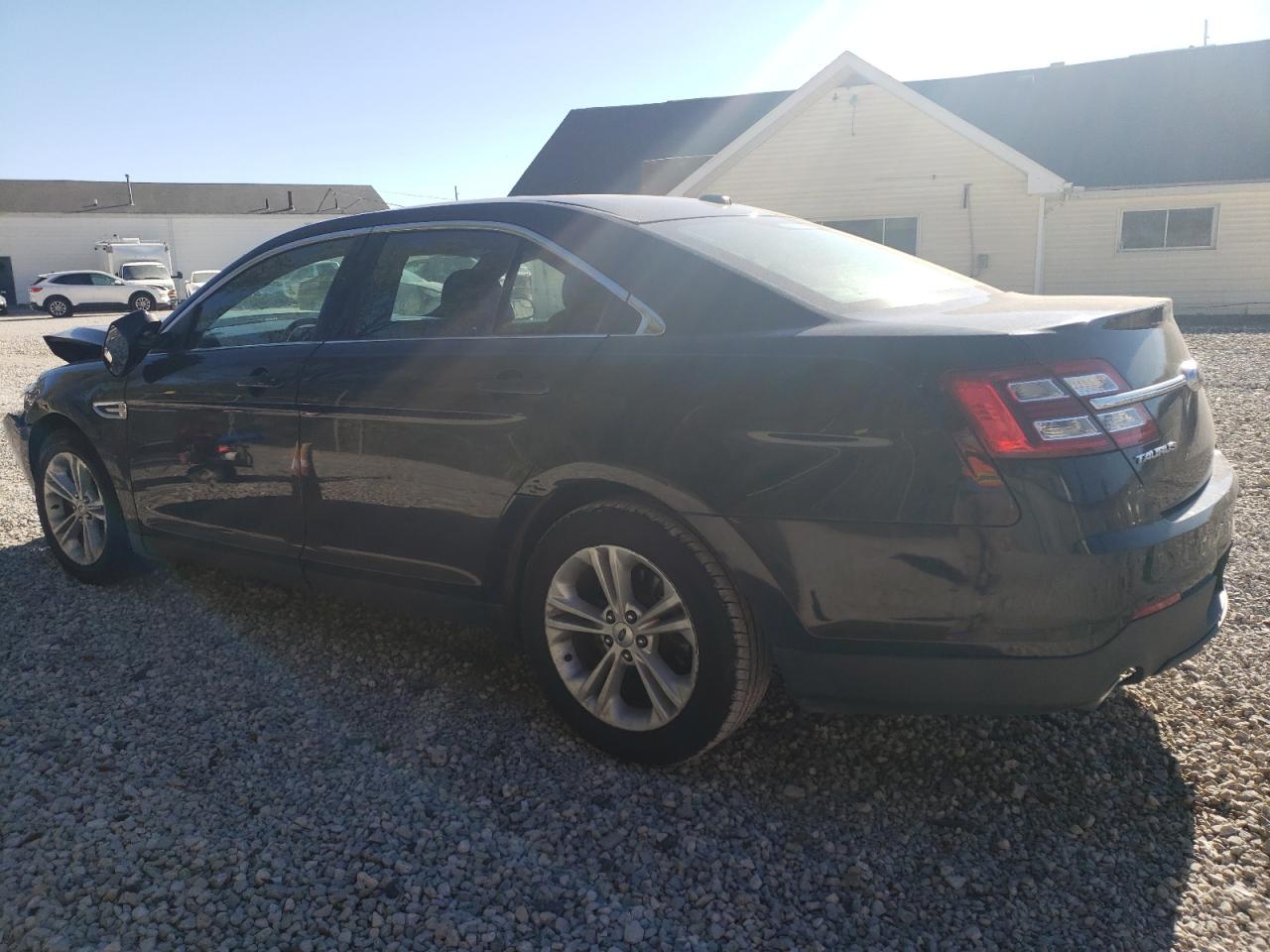 2015 Ford Taurus - Image 2