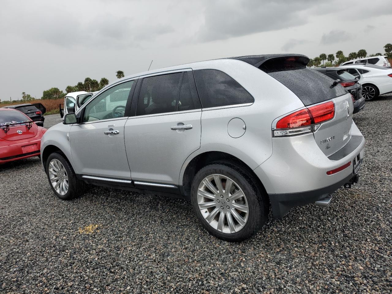 2015 Lincoln MKX - Image 2