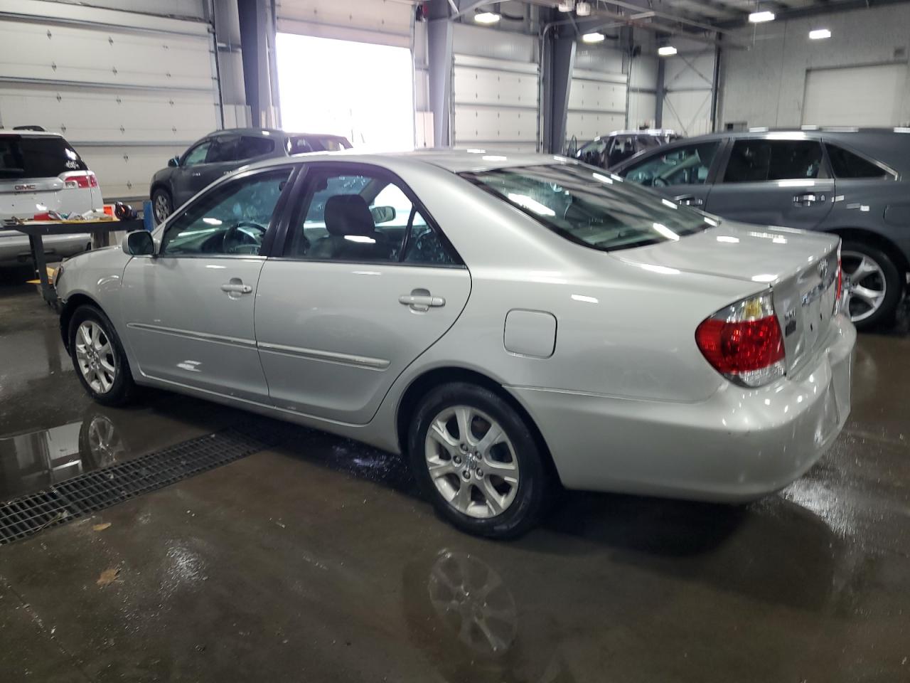 2005 Toyota Camry - Image 2