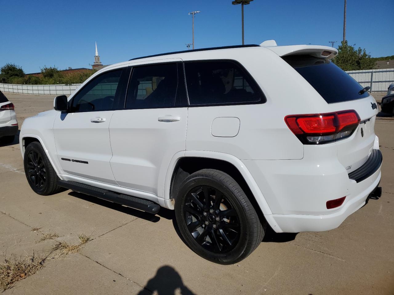 2017 Jeep Grand Cherokee - Image 2