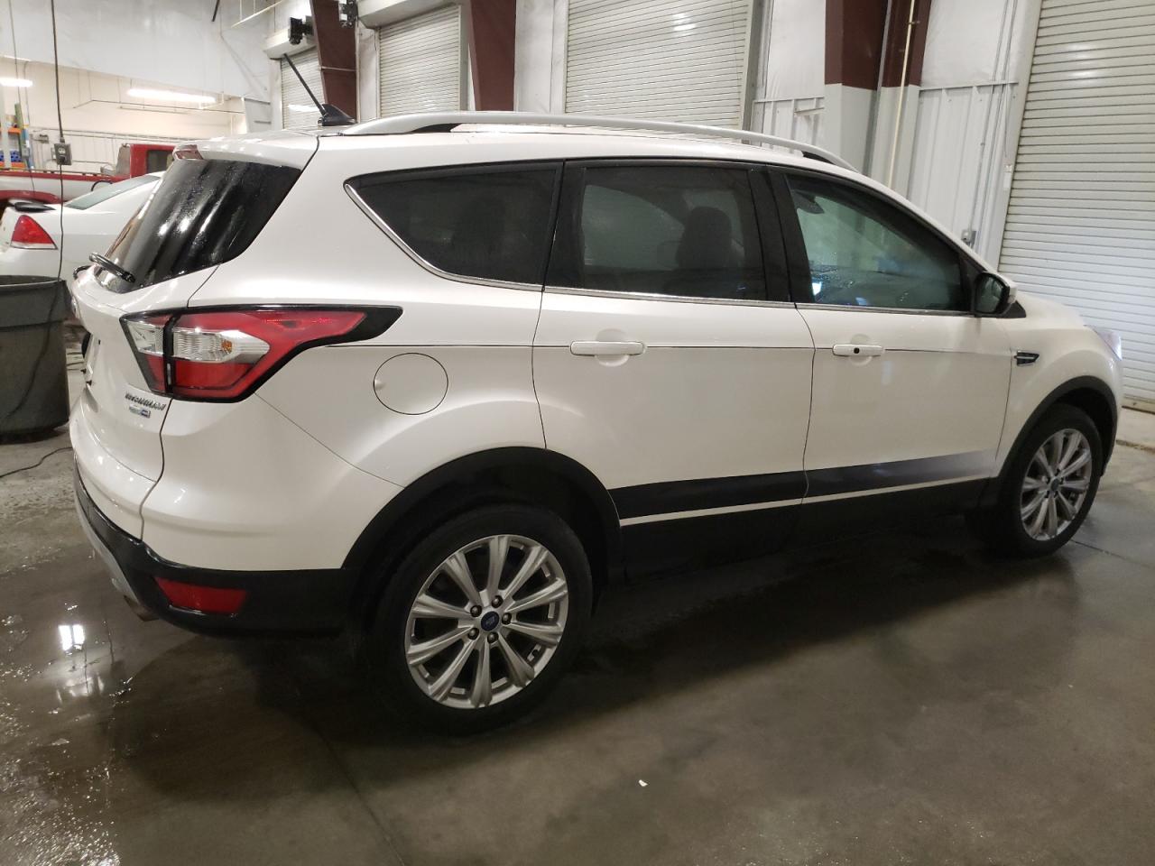 VIN 1FMCU9J95JUB25746 2018 FORD ESCAPE no.3