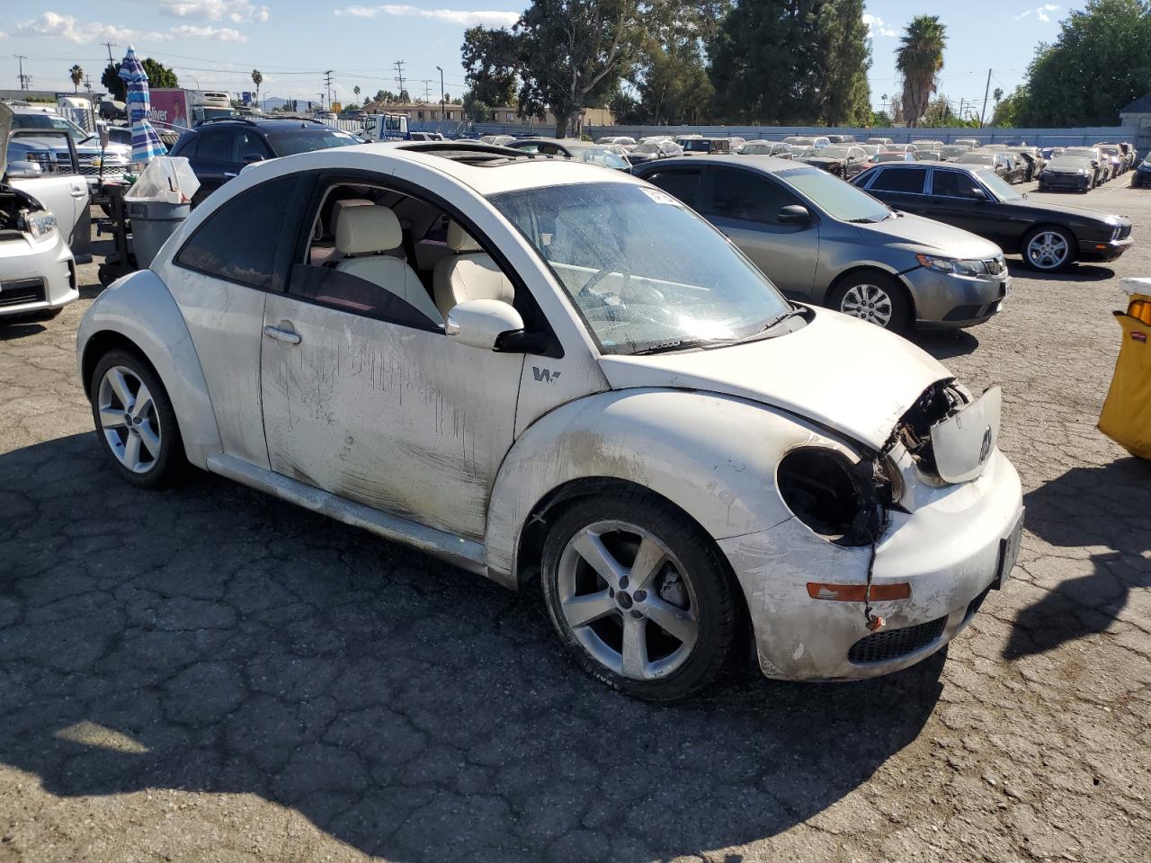 2008 Volkswagen Beetle - Image 4