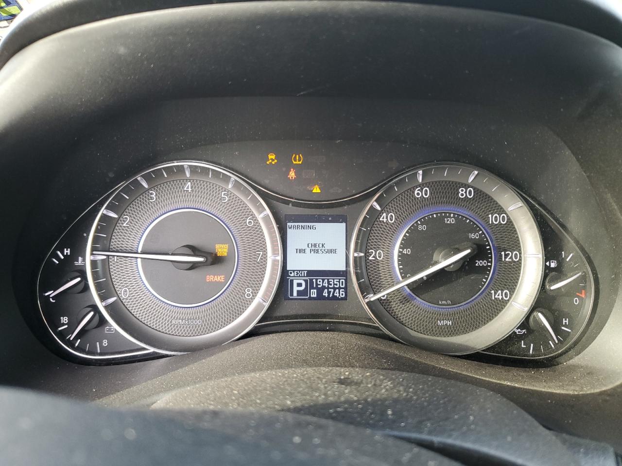 2011 Infiniti QX56 - Image 9