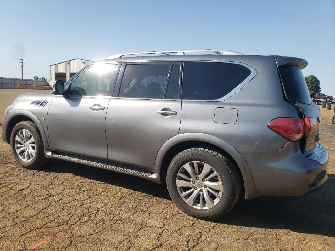 2015 Infiniti QX80 - Image 2