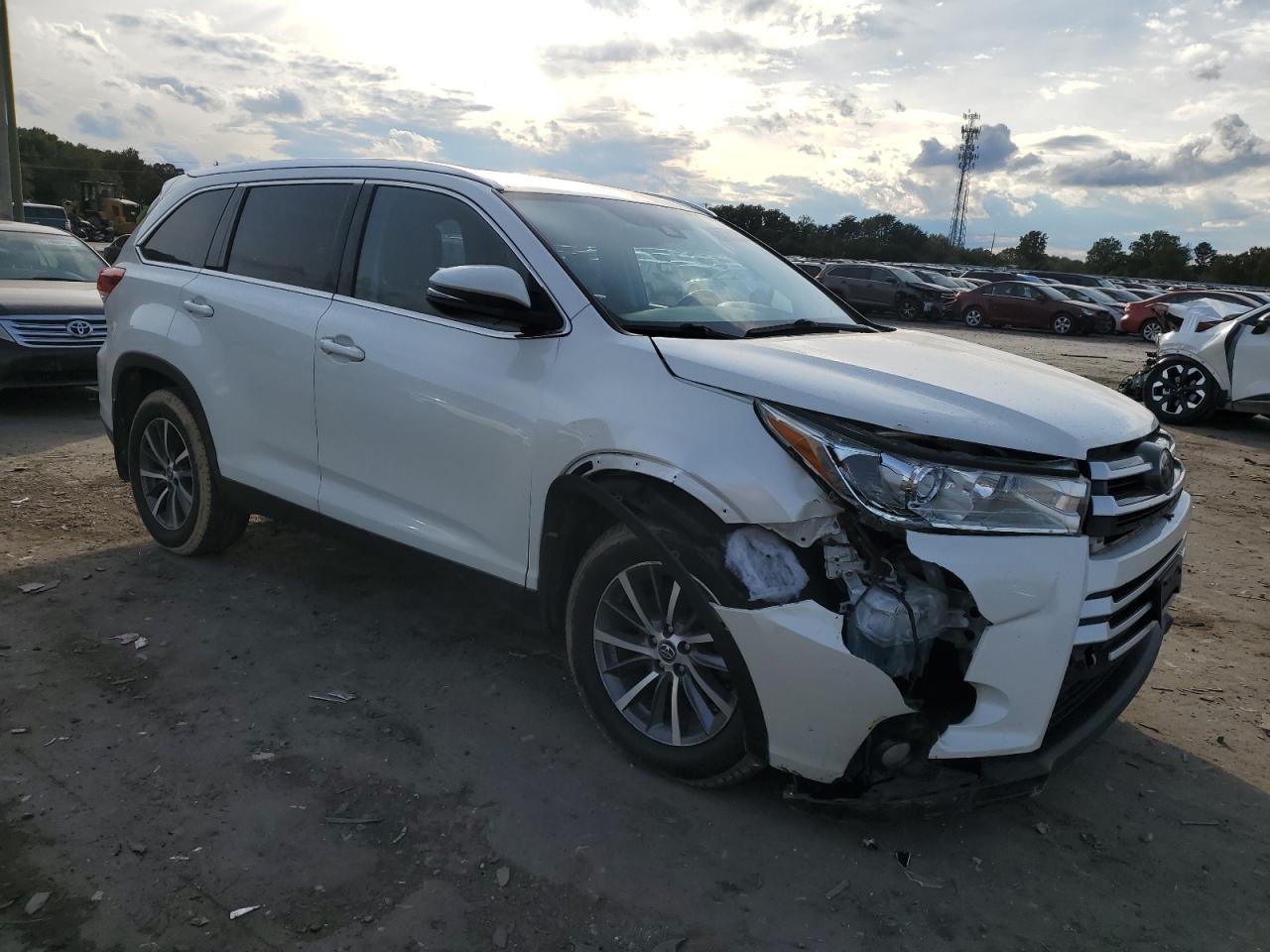 2019 Toyota Highlander - Image 4