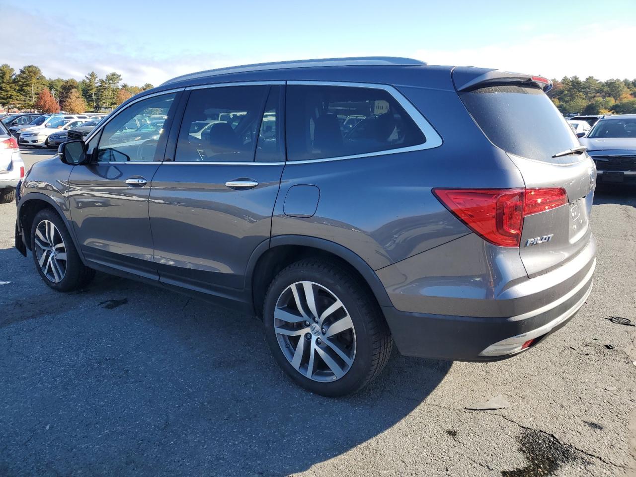 2017 Honda Pilot - Image 2