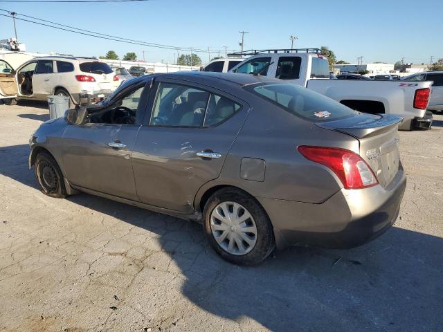 Седани NISSAN VERSA 2014 Сірий