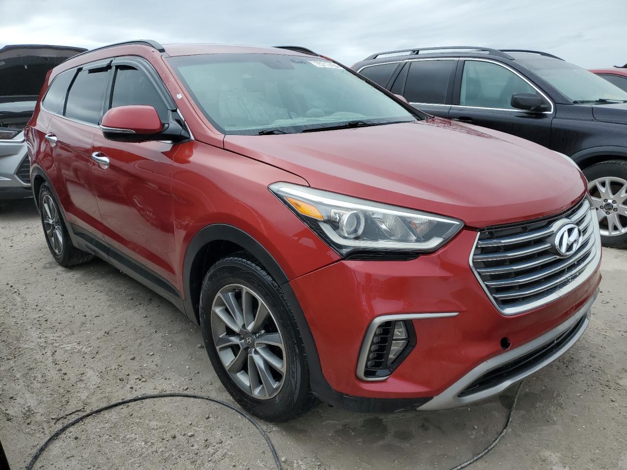 KM8SN4HF1HU202419 2017 Hyundai Santa Fe Se