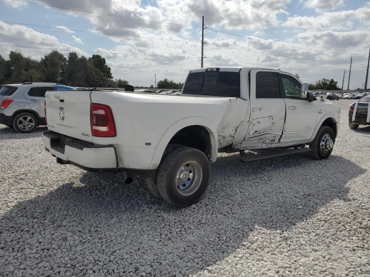 2019 RAM 3500 - Image 3