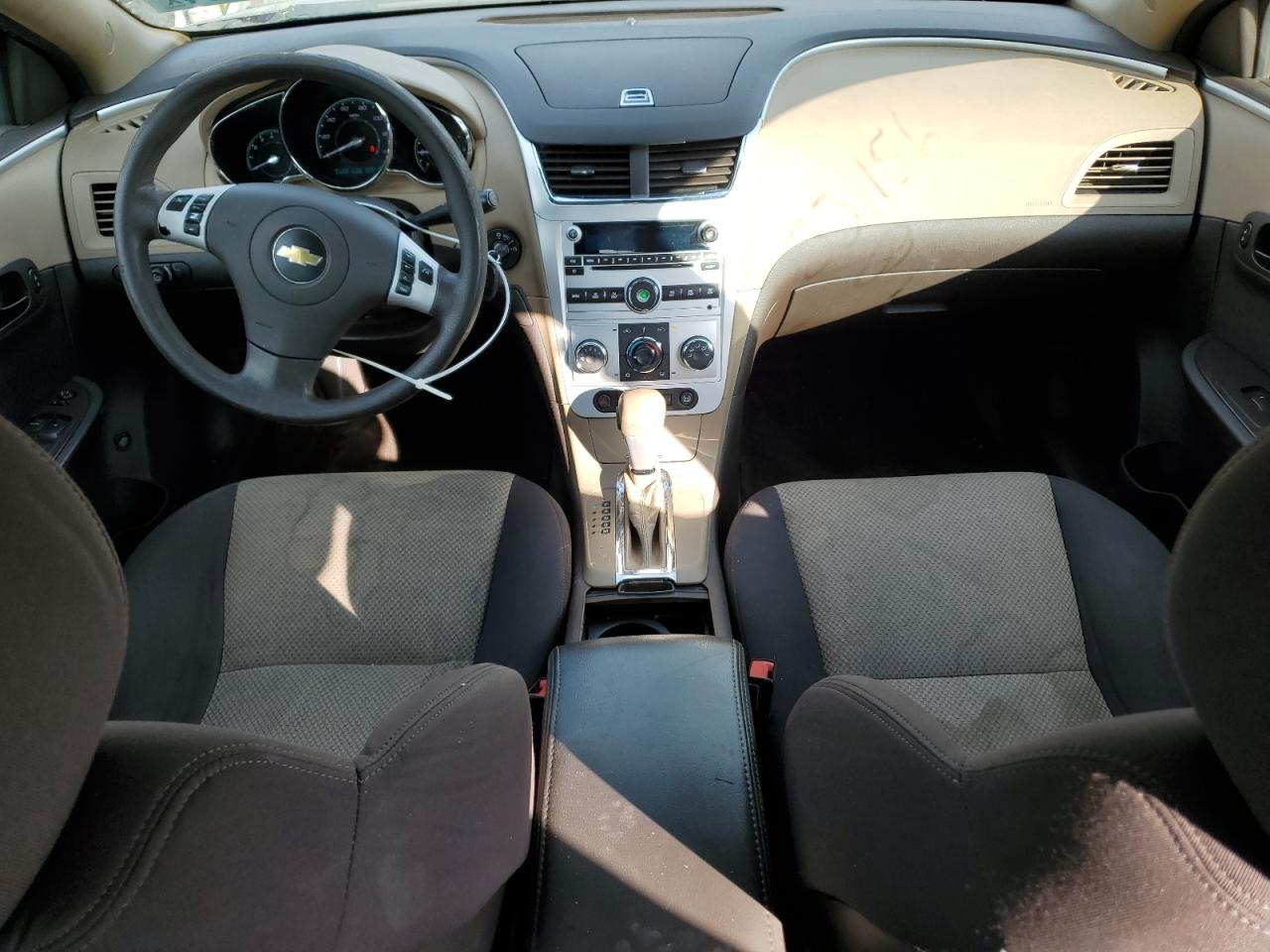 2011 Chevrolet Malibu - Image 8