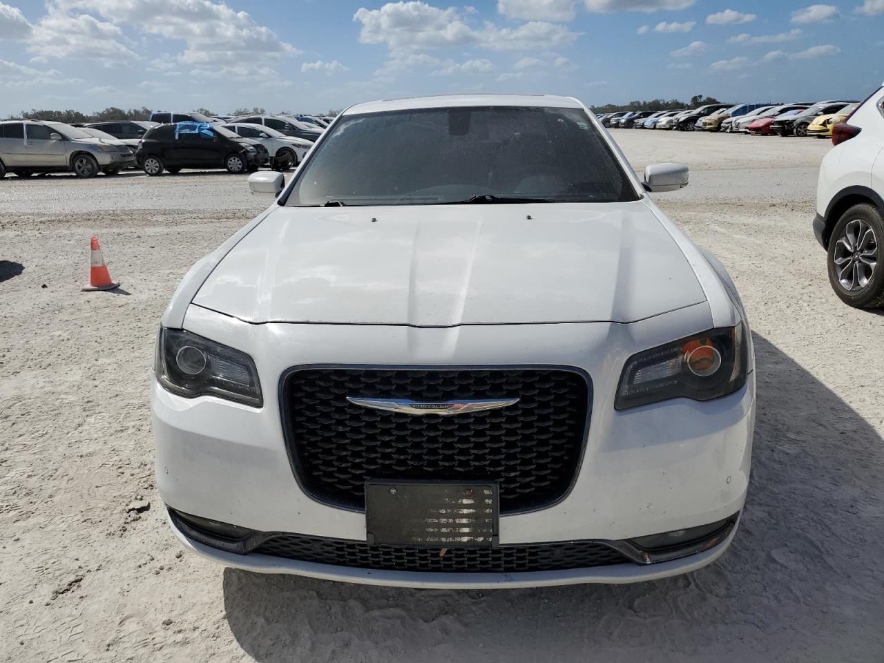 2015 Chrysler 300 - Image 5