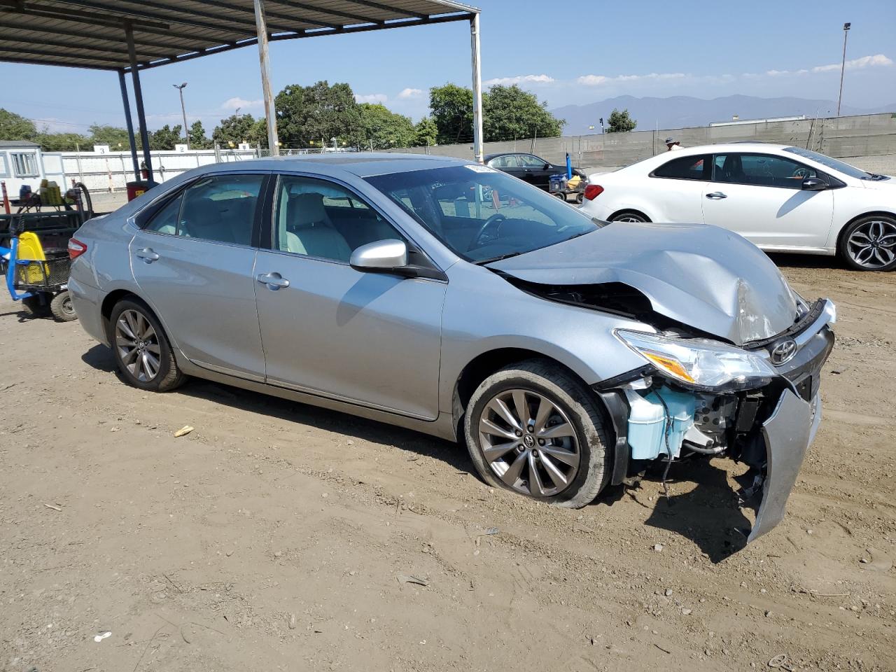 VIN 4T1BF1FK4HU740477 2017 TOYOTA CAMRY no.4