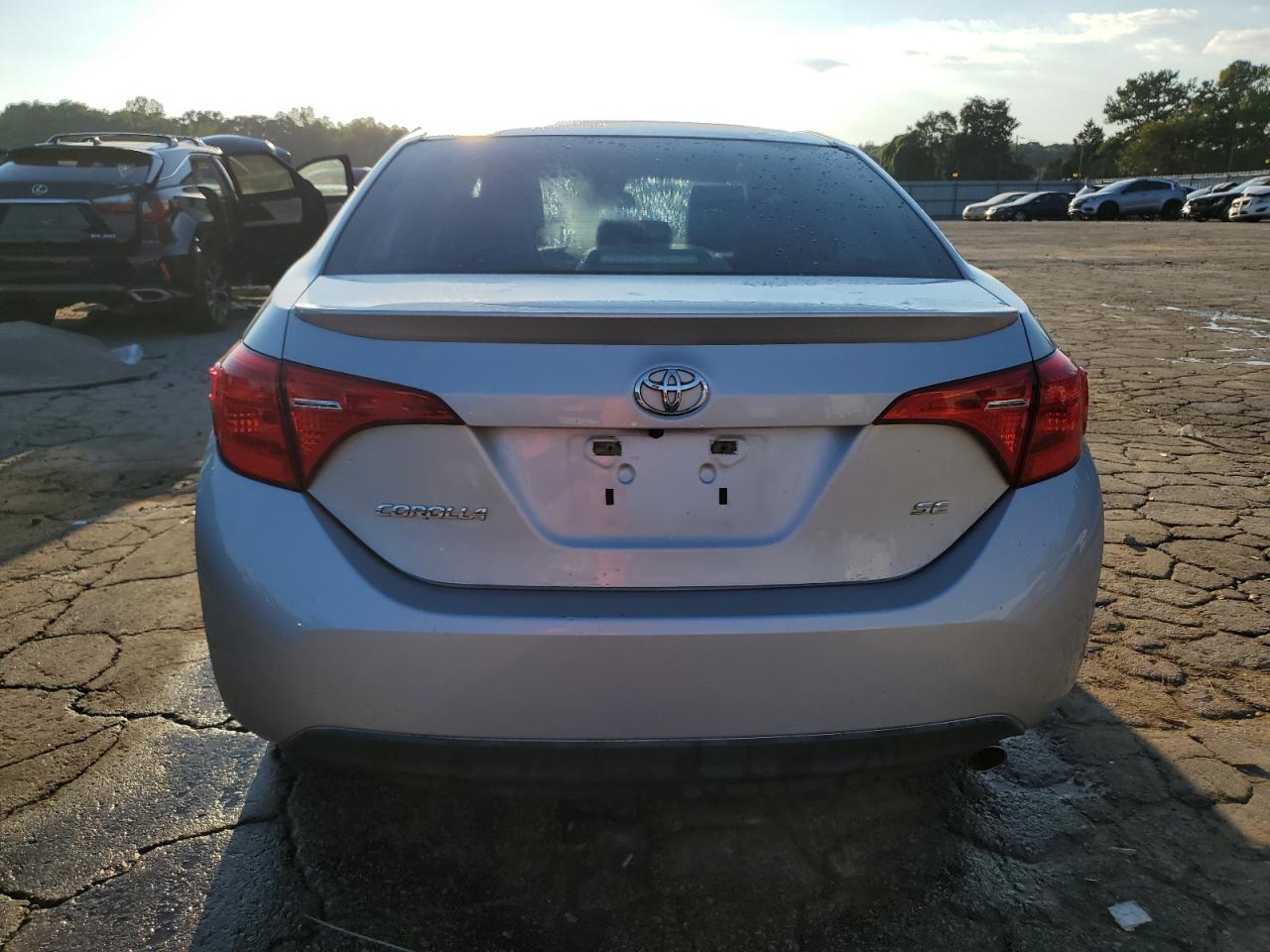 2018 Toyota Corolla L VIN: 5YFBURHE5JP764175 Lot: 74545644