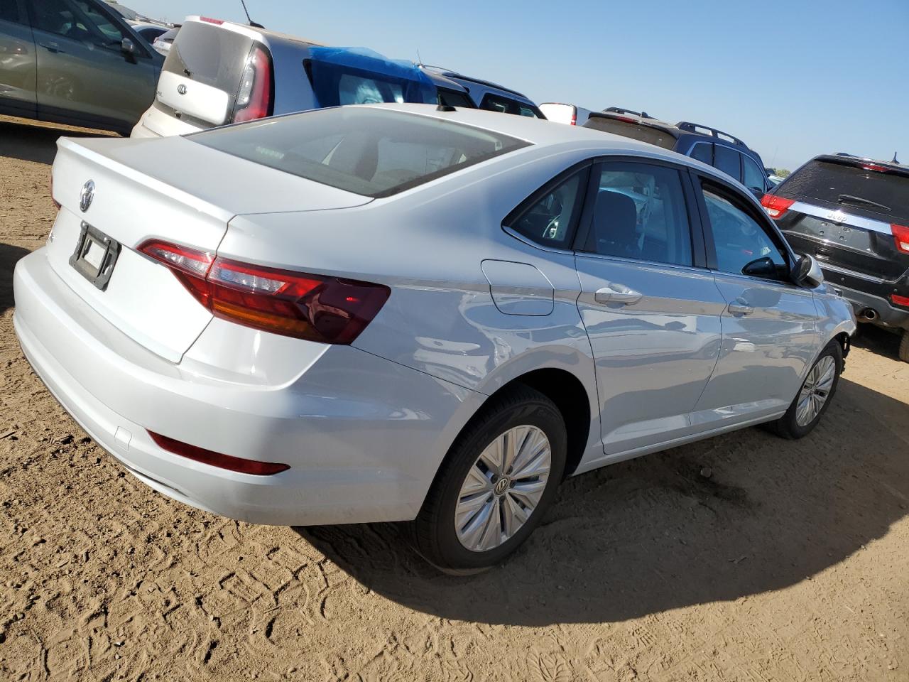 2019 Volkswagen Jetta - Image 3