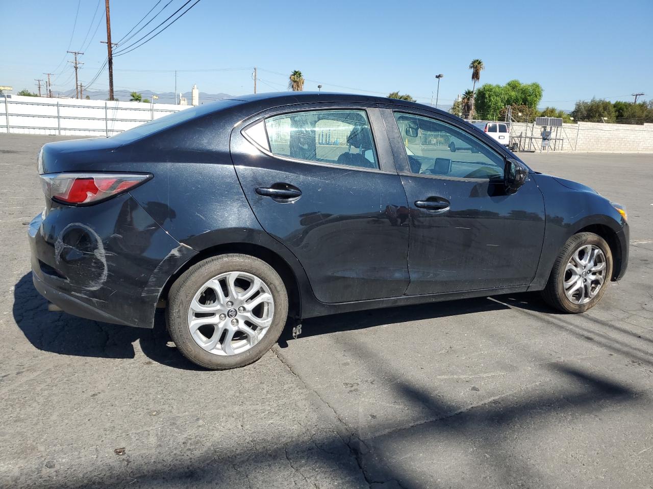 2018 Toyota Yaris - Image 3