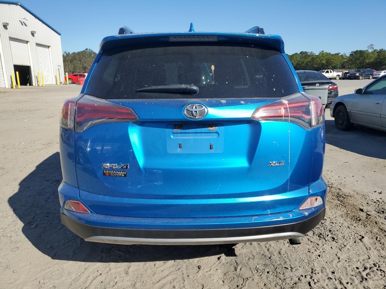 2017 Toyota Rav4 Xle VIN: JTMWFREV8HJ120815 Lot: 75719614