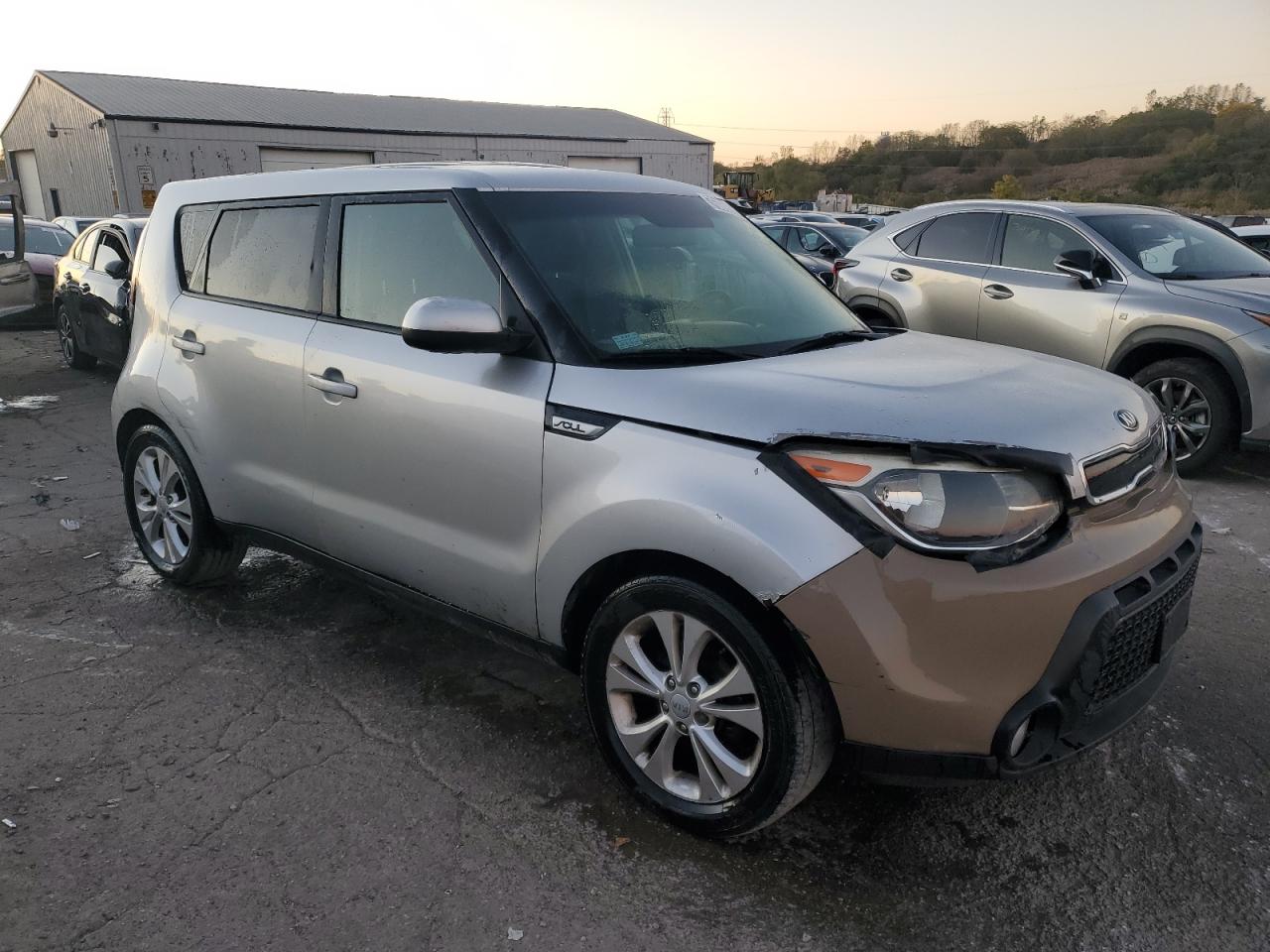 VIN KNDJP3A55G7820720 2016 KIA SOUL no.4