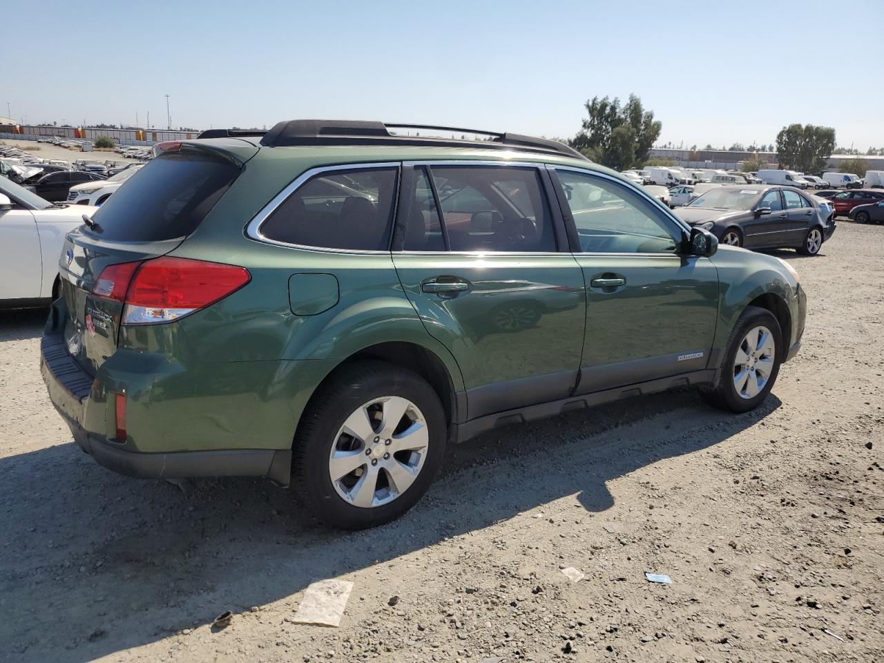 2010 Subaru Outback - Image 3