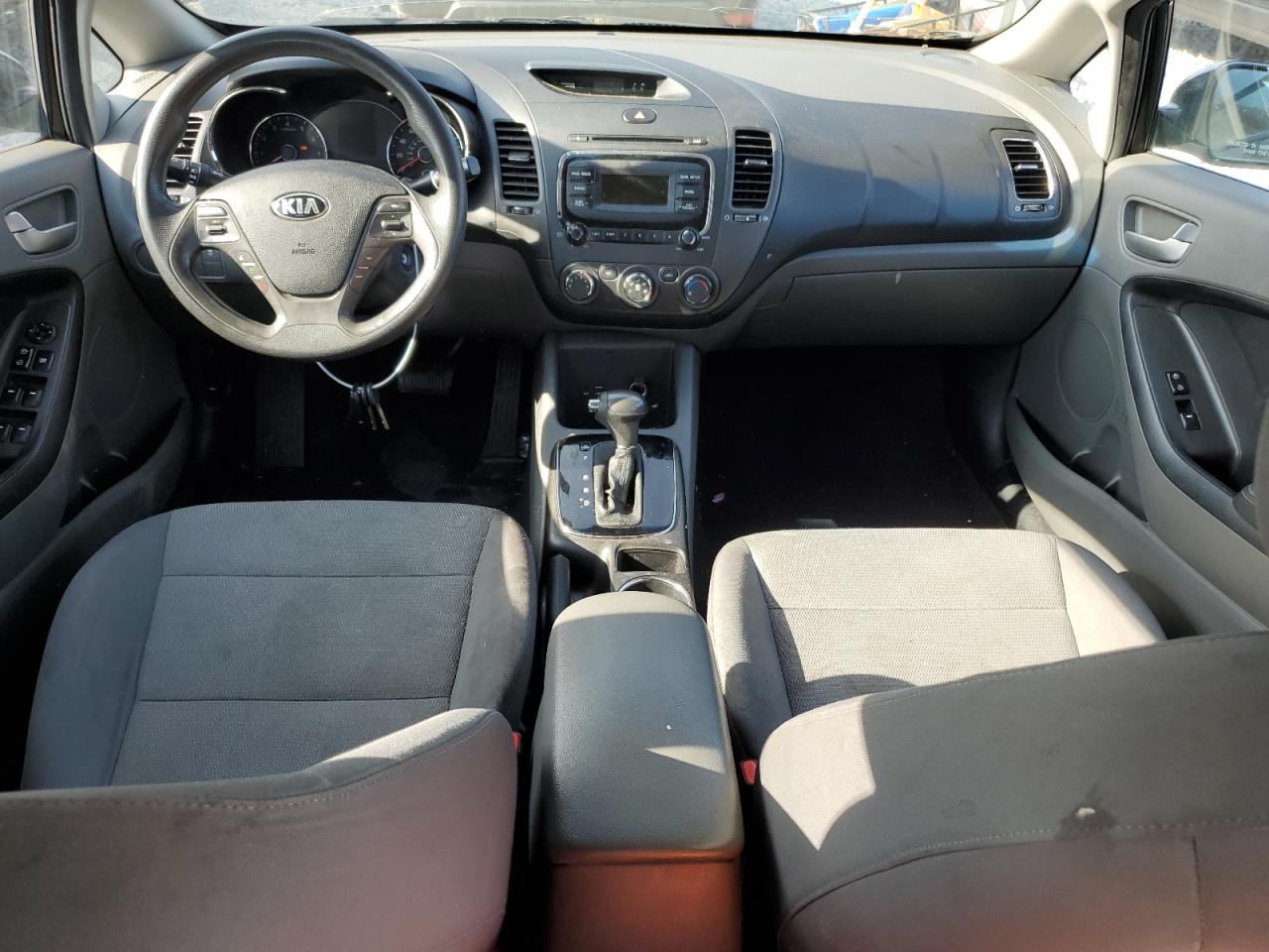 2017 Kia Forte - Image 8