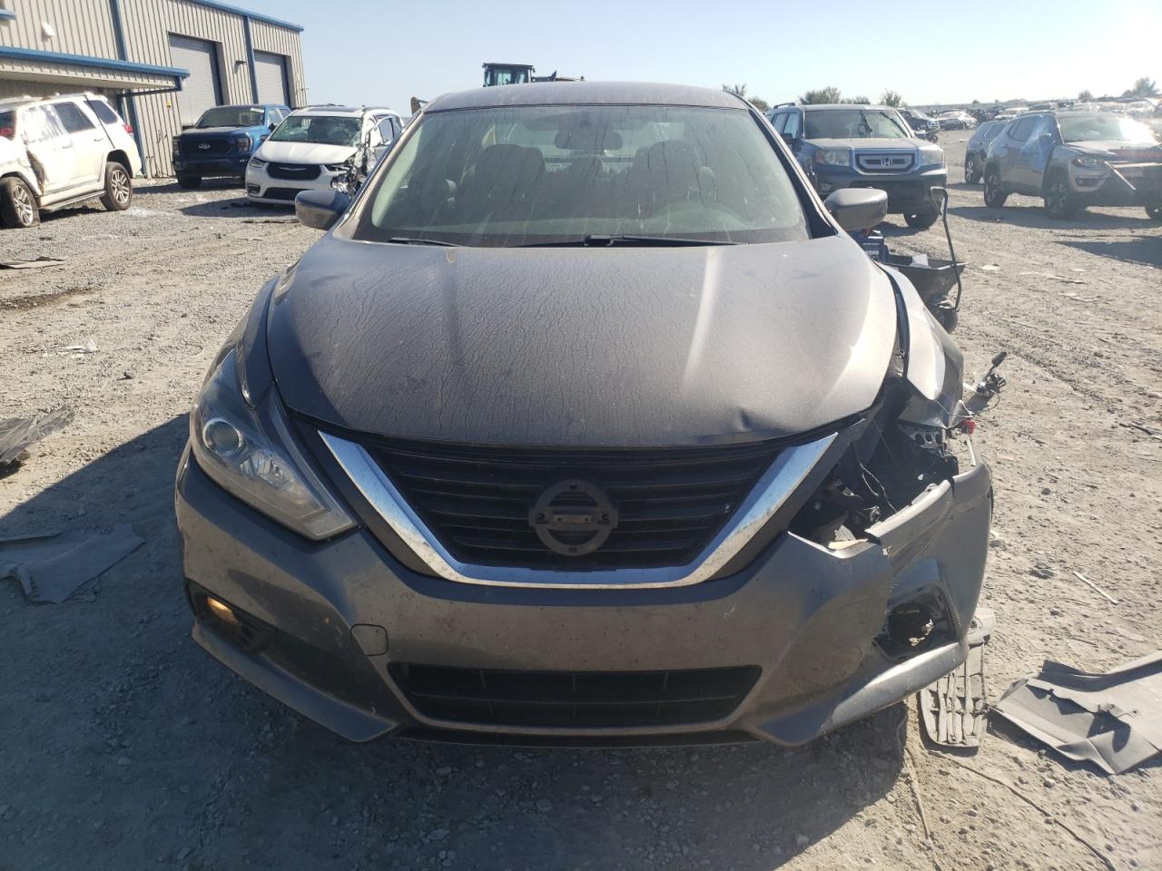 2018 Nissan Altima - Image 5