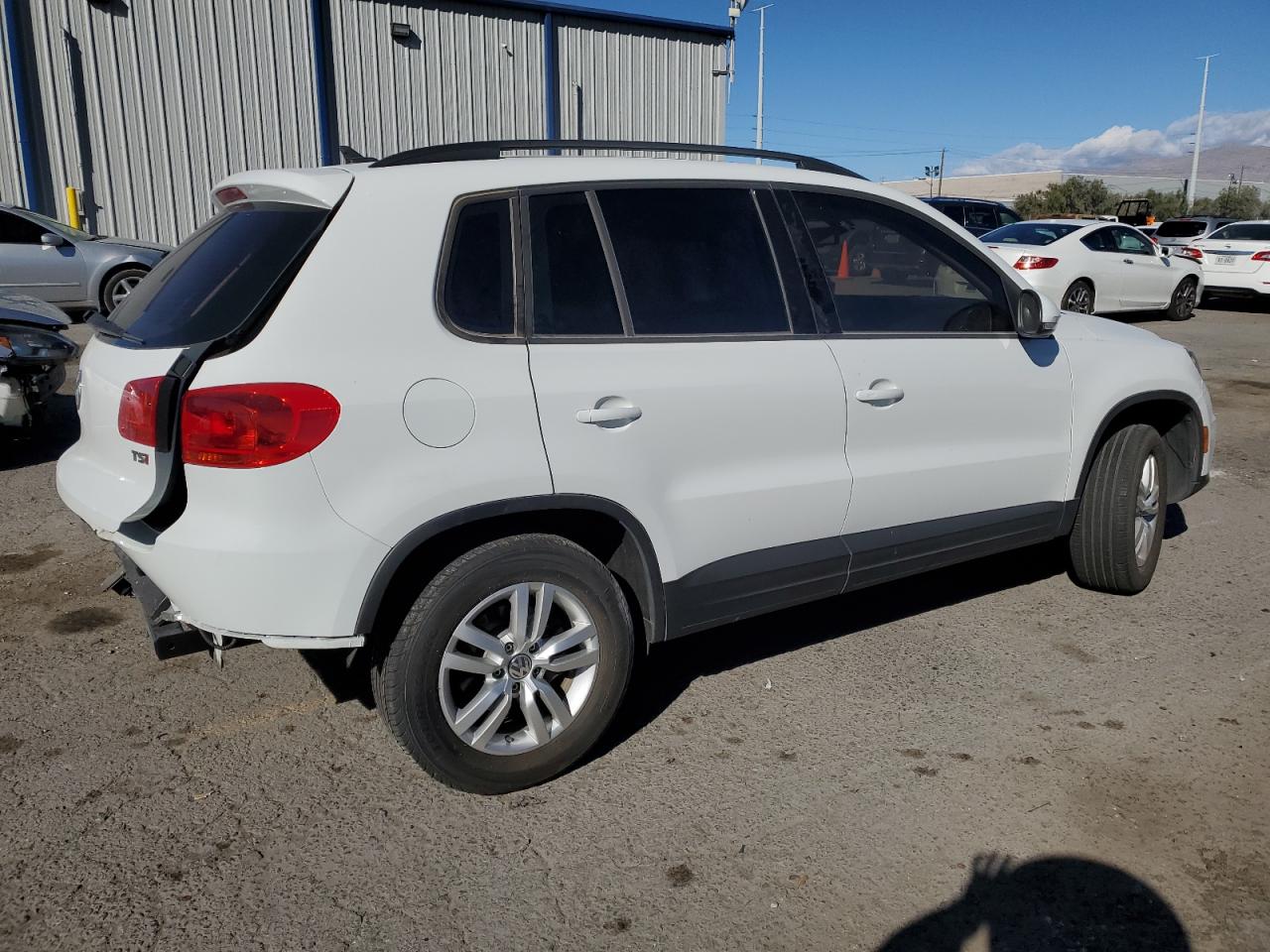 VIN WVGAV7AXXHK016339 2017 VOLKSWAGEN TIGUAN no.3