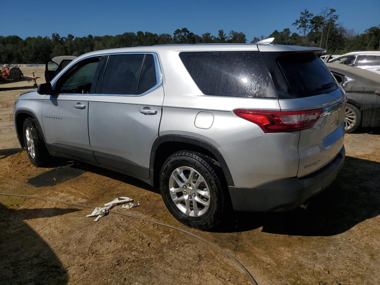 2019 Chevrolet Traverse - Image 2