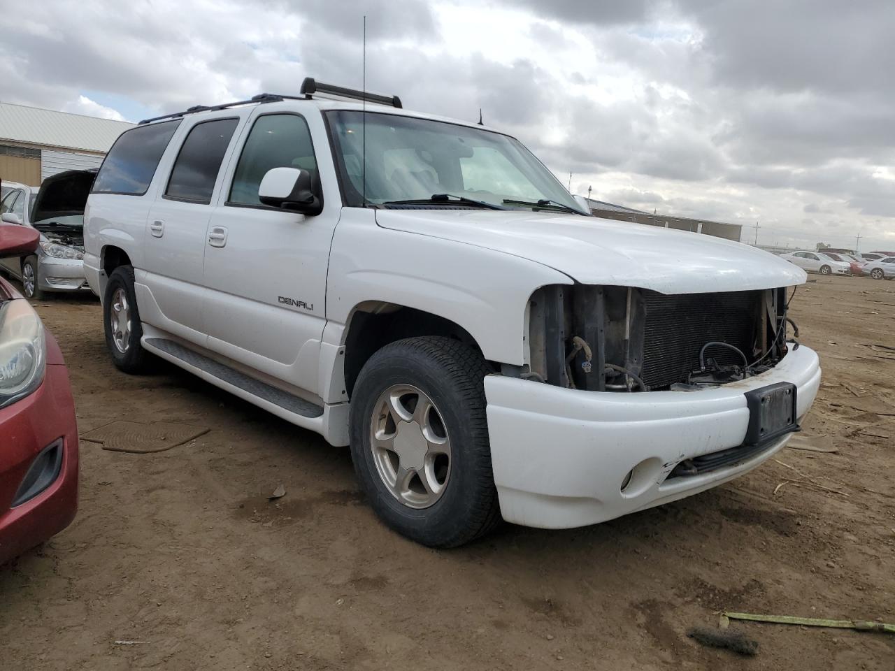2002 GMC Yukon - Image 4