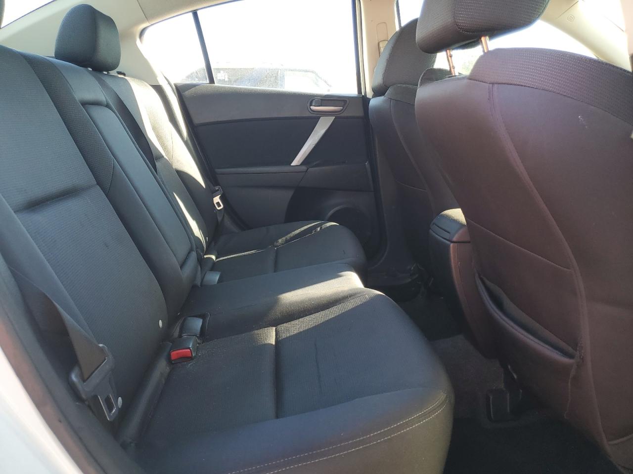 2010 Mazda 3 S VIN: JM1BL1S69A1198256 Lot: 74431534