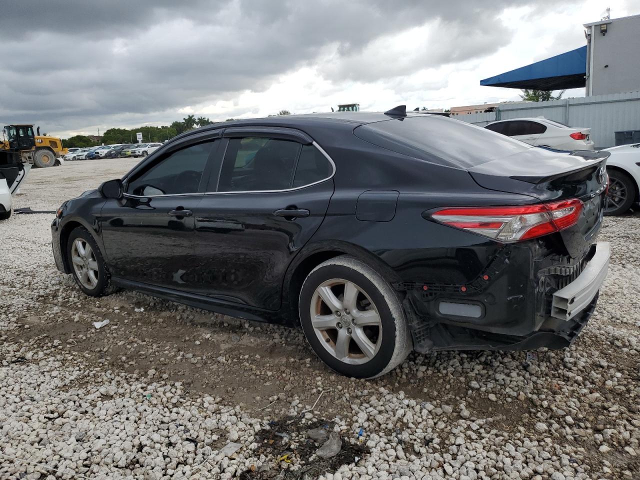 4T1B11HK8KU788695 2019 TOYOTA CAMRY - Image 2