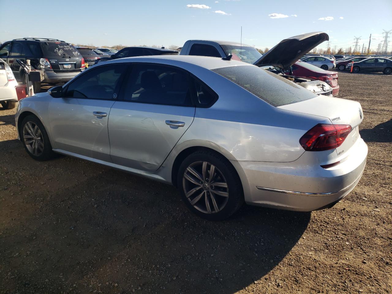 2019 Volkswagen Passat - Image 2