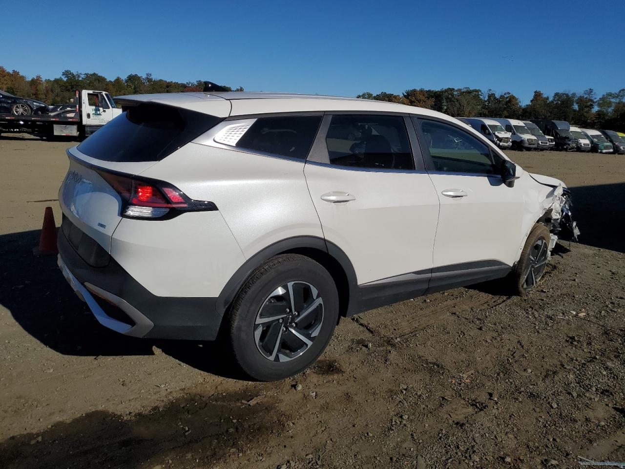 2023 Kia Sportage - Image 3