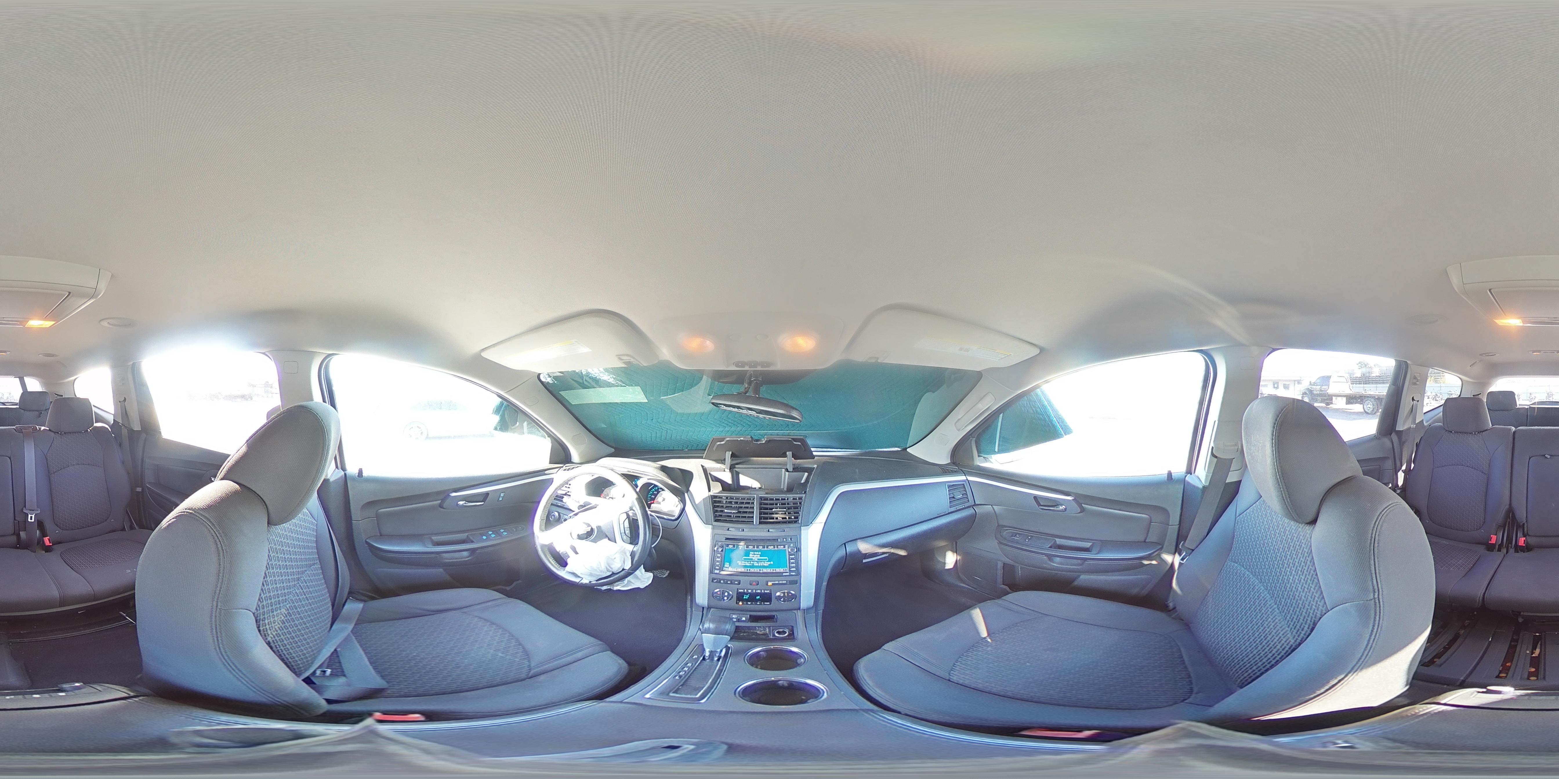 2010 Chevrolet Traverse - Image 13