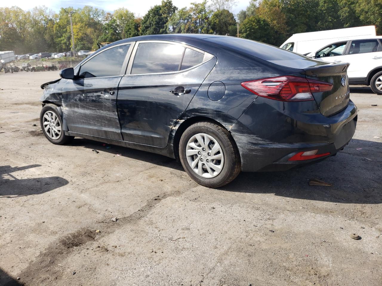 2019 Hyundai Elantra - Image 2