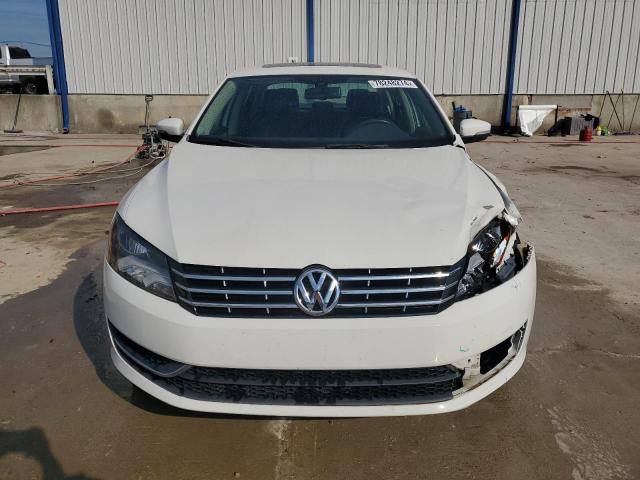  VOLKSWAGEN PASSAT 2013 Белый